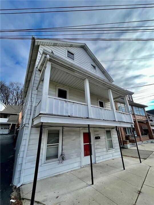 89 N Main St-Unit -A in Bangor, PA - Building Photo