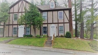 119 Arcadia Ln, Unit D in Oak Ridge, TN - Building Photo
