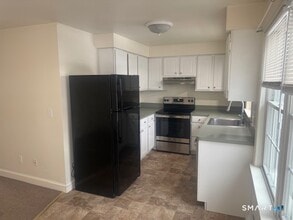 127 Railroad St in New Milford, CT - Building Photo - Building Photo