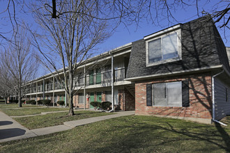 Forest Park Apartments in Peoria Heights, IL - Building Photo - Building Photo