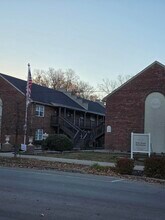 1002 E Main St, Unit 2MR in New Albany, IN - Building Photo - Building Photo