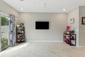 8326 N 22nd Ln in Phoenix, AZ - Building Photo - Building Photo