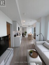 8 Cumberland St in Toronto, ON - Building Photo - Building Photo