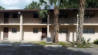 Tha Palms Apartments in Crescent City, FL - Building Photo - Building Photo