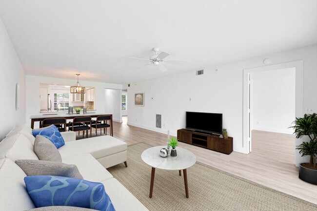 9650 Victoria Ln in Naples, FL - Building Photo - Building Photo