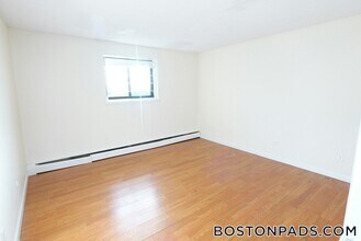 122 Dustin St, Unit 2 in Boston, MA - Building Photo - Building Photo