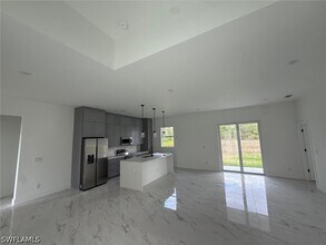 1089 Eisenhower Blvd in Lehigh Acres, FL - Building Photo - Building Photo