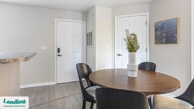 3695 Island Club Dr in North Port, FL - Foto de edificio - Building Photo