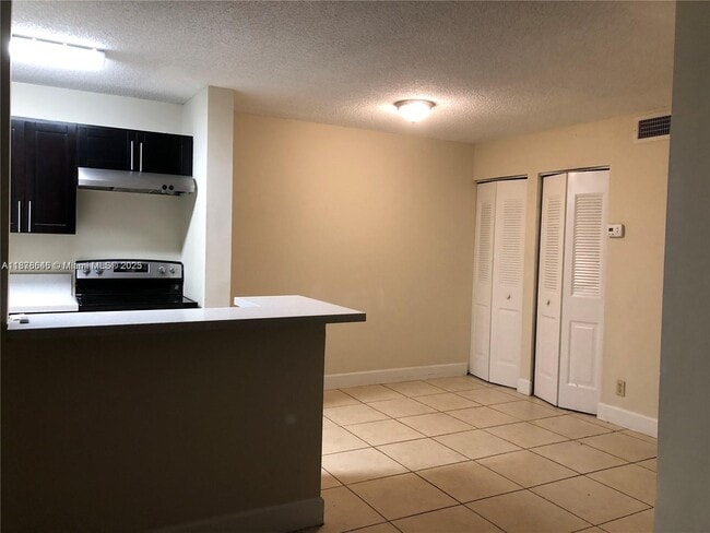 10757 Cleary Blvd in Plantation, FL - Building Photo - Building Photo