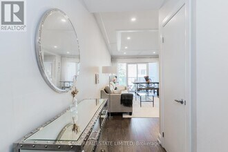 1636-1636 Dundas St W in Toronto, ON - Building Photo - Building Photo