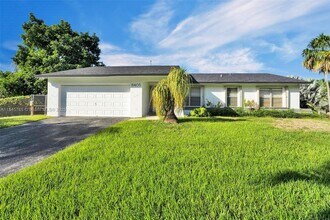 8405 SW 181st Terrace in Palmetto Bay, FL - Building Photo - Building Photo