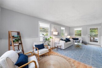 63 Buoy St in Jamestown, RI - Building Photo - Building Photo