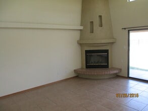 2142 Sugar Pine Way in Las Cruces, NM - Building Photo - Building Photo
