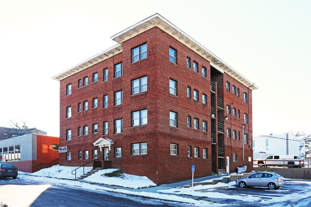 Inglewood Apartments in Des Moines, IA - Building Photo