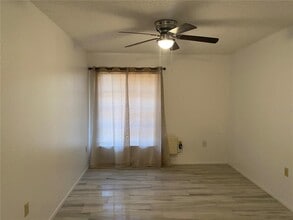 4377 Tahitian Gardens Cir in Holiday, FL - Building Photo - Building Photo