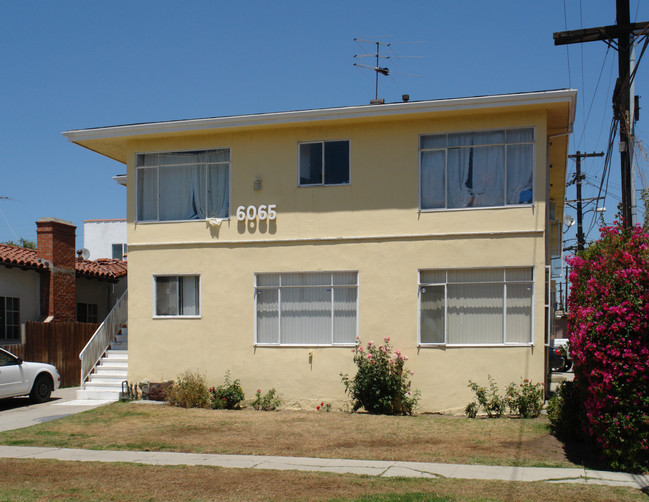 6065 Pickford Pl in Los Angeles, CA - Building Photo - Building Photo