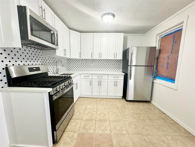 1601 Union Tpke, Unit 2 in North Bergen, NJ - Building Photo - Building Photo