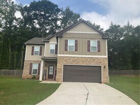 232 Sophie Cir in Locust Grove, GA - Building Photo