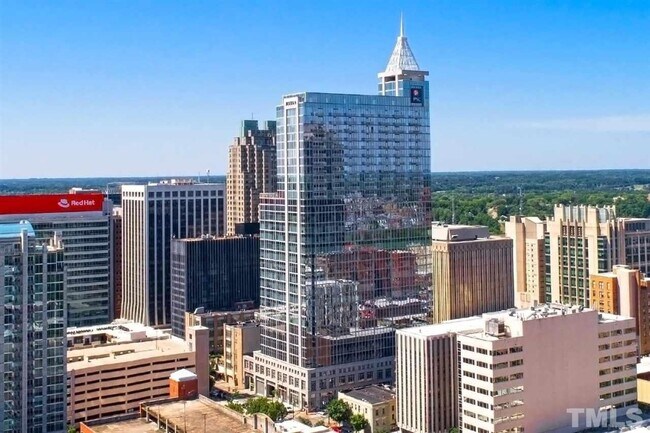 301 Fayetteville St in Raleigh, NC - Foto de edificio - Building Photo