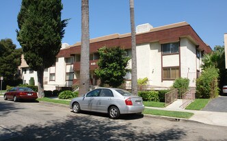449 Oak St in Glendale, CA - Building Photo