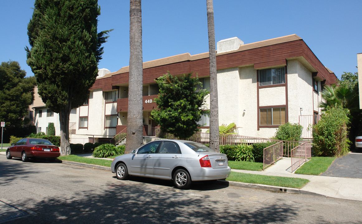 449 Oak St in Glendale, CA - Foto de edificio