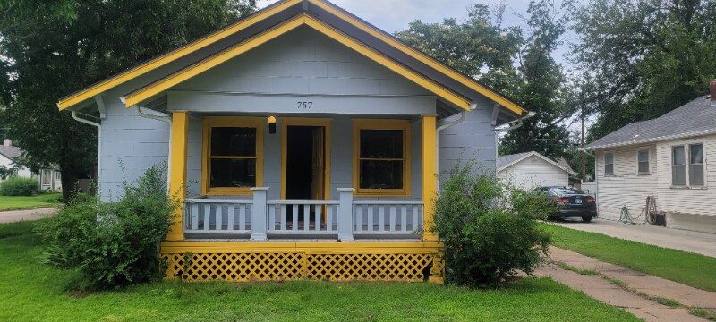 757 S Volutsia Ave in Wichita, KS - Building Photo