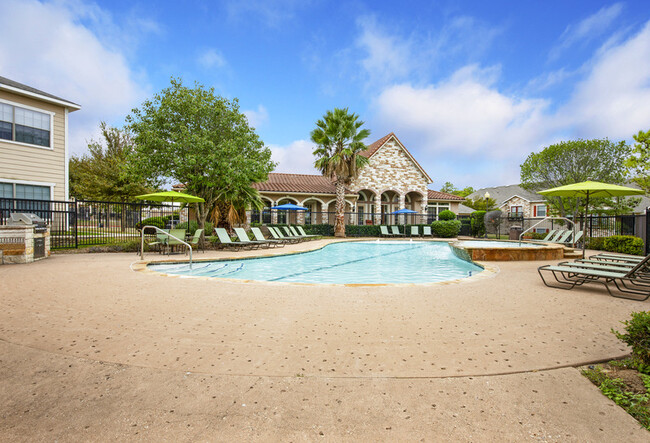 Walnut Ridge Apartments in Bastrop, TX - Foto de edificio - Building Photo