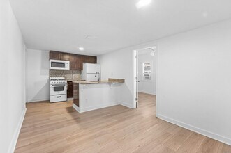 4561 Lake Ave in West Palm Beach, FL - Building Photo - Building Photo