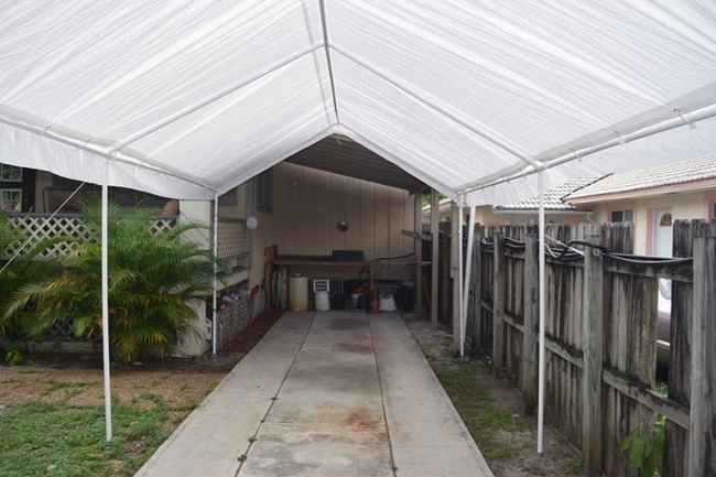 401 NW 23rd Ct in Miami, FL - Building Photo - Building Photo