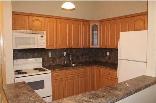 18815 NW 62nd Ave, Unit 205 in Hialeah, FL - Building Photo - Building Photo