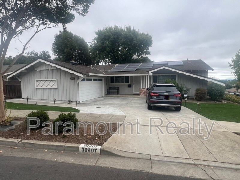 30407 Treeview St in Hayward, CA - Building Photo