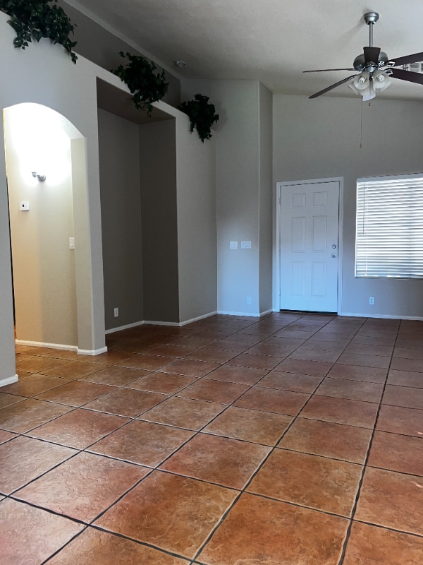 8807 W Shaw Butte Dr in Peoria, AZ - Building Photo - Building Photo