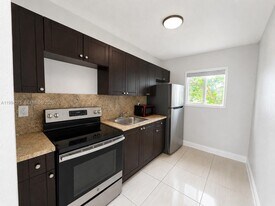 1940 Washington Ave in Opa Locka, FL - Building Photo