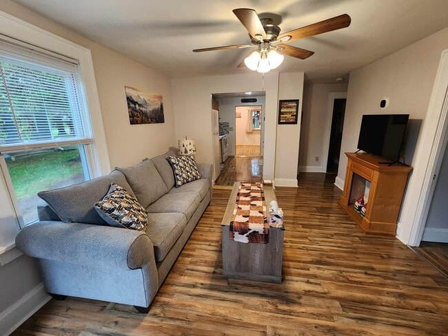 18 Trudeau Rd, Unit 1 Furnished