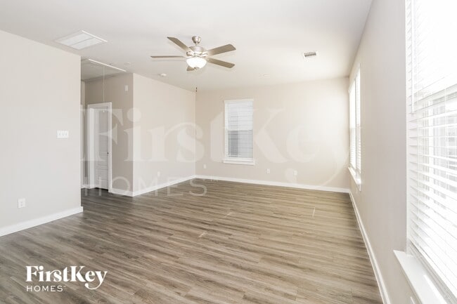 309 N Centro Cir in Shenandoah, TX - Building Photo - Building Photo