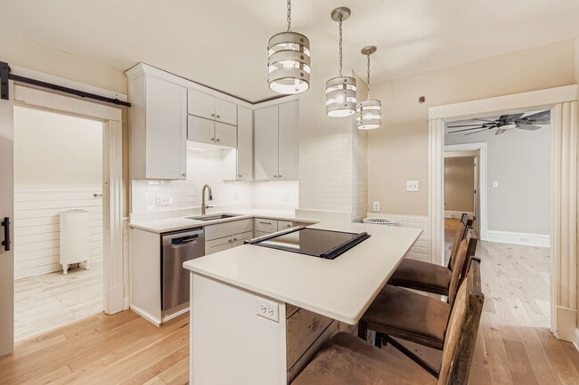 1834 Fillmore St NE in Minneapolis, MN - Foto de edificio - Building Photo