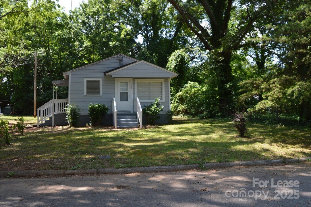 516 Elam Ave in Statesville, NC - Building Photo