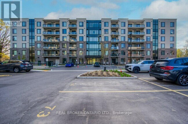 103-103 Roger St in Waterloo, ON - Building Photo - Building Photo