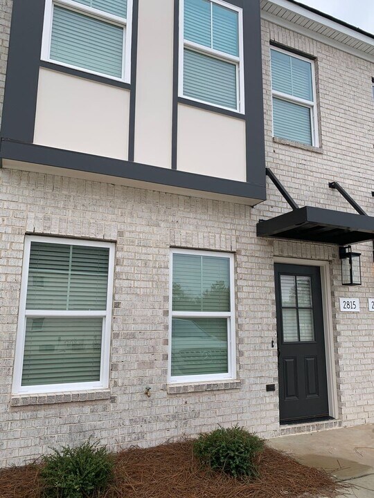 SUBLEASE AVAILABLE JANUARY 2026-JUNE 2026 WITH OPTION TO RENEW in Opelika, AL - Building Photo