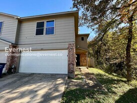 320 Ezekial Ave in Dallas, TX - Building Photo