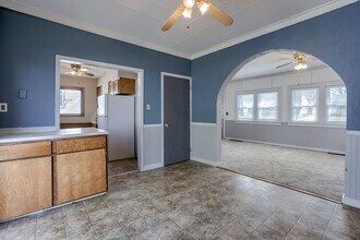 1215 N 10th St in Beatrice, NE - Building Photo - Building Photo