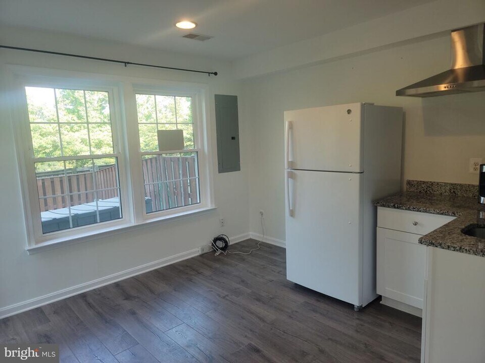 9620 Potters Hill Cir in Lorton, VA - Building Photo
