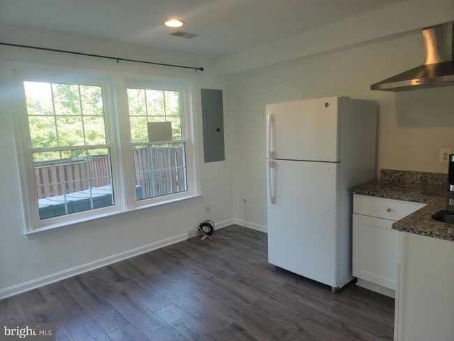 property at 9620 Potters Hill Cir