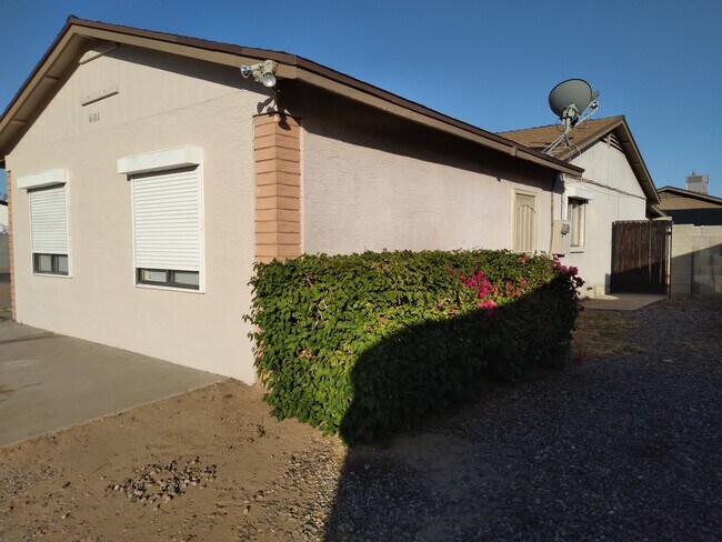 6101 W McKinley St in Phoenix, AZ - Building Photo - Building Photo
