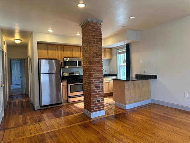 127 Marcella St in Boston, MA - Building Photo - Building Photo