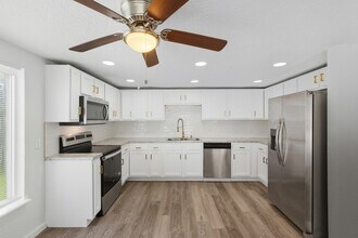 8524 Dandy Ave in Jacksonville, FL - Building Photo - Building Photo