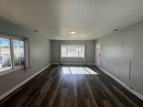 201 W A St in Tehachapi, CA - Building Photo - Building Photo