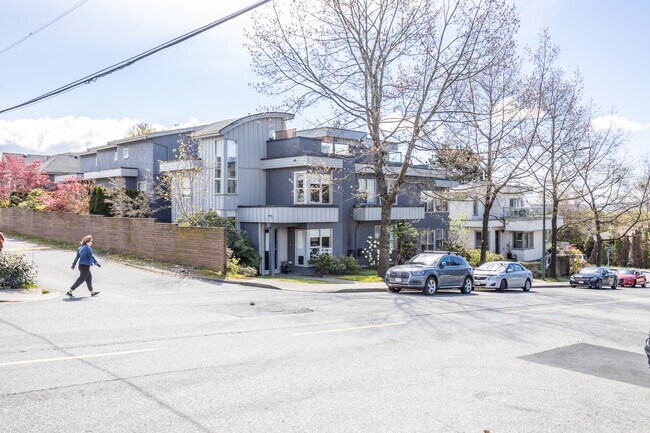508 St. Georges Av in North Vancouver, BC - Building Photo - Building Photo