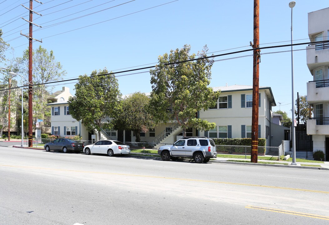 4300 S Centinela Ave in Los Angeles, CA - Building Photo