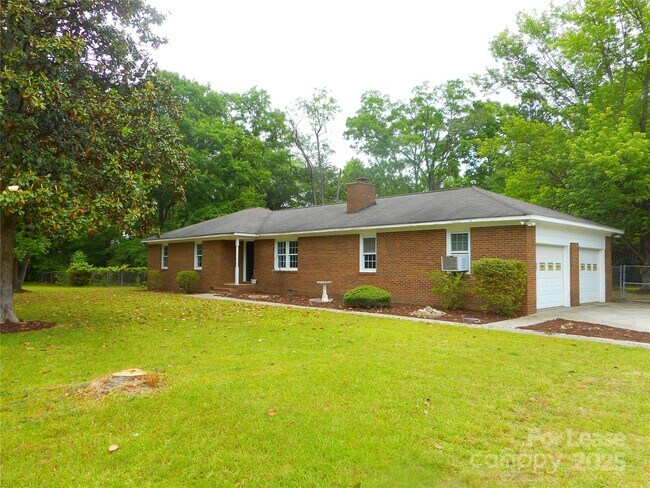 property at 733 Catawba Cir N